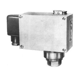    D500-7DZ双触点压力控制器